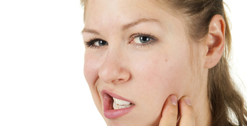 Tandpijn is vaak te wijten aan een ontstoken tandzenuw
